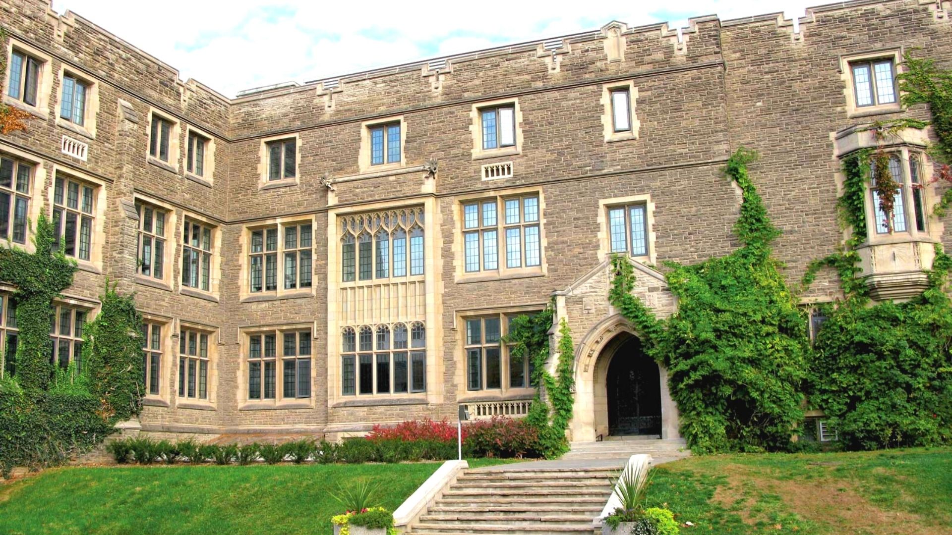 Canada-Top-10-University-List-McMaster University